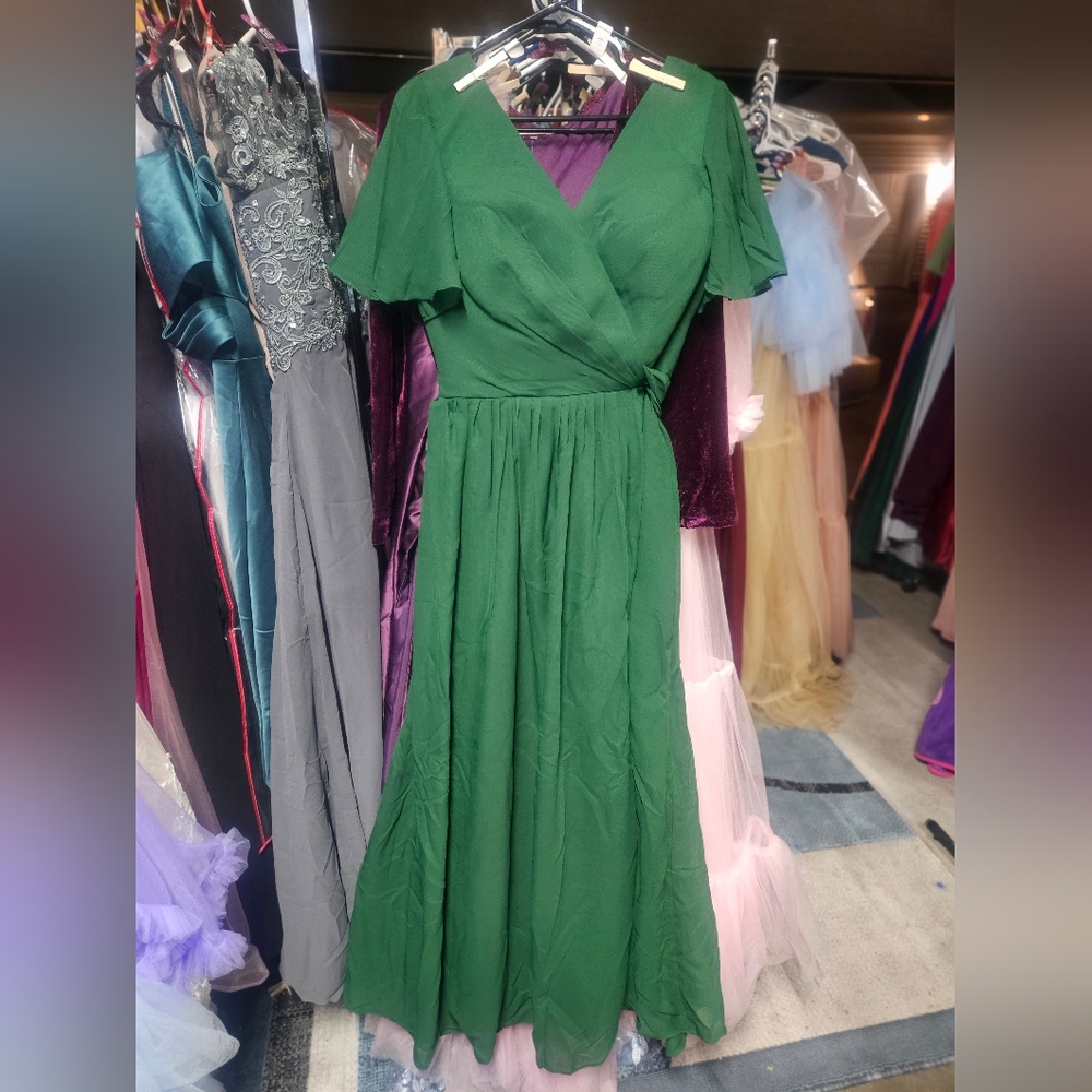 #62 NWOT green formal dress size 14 - Picture 1 of 2
